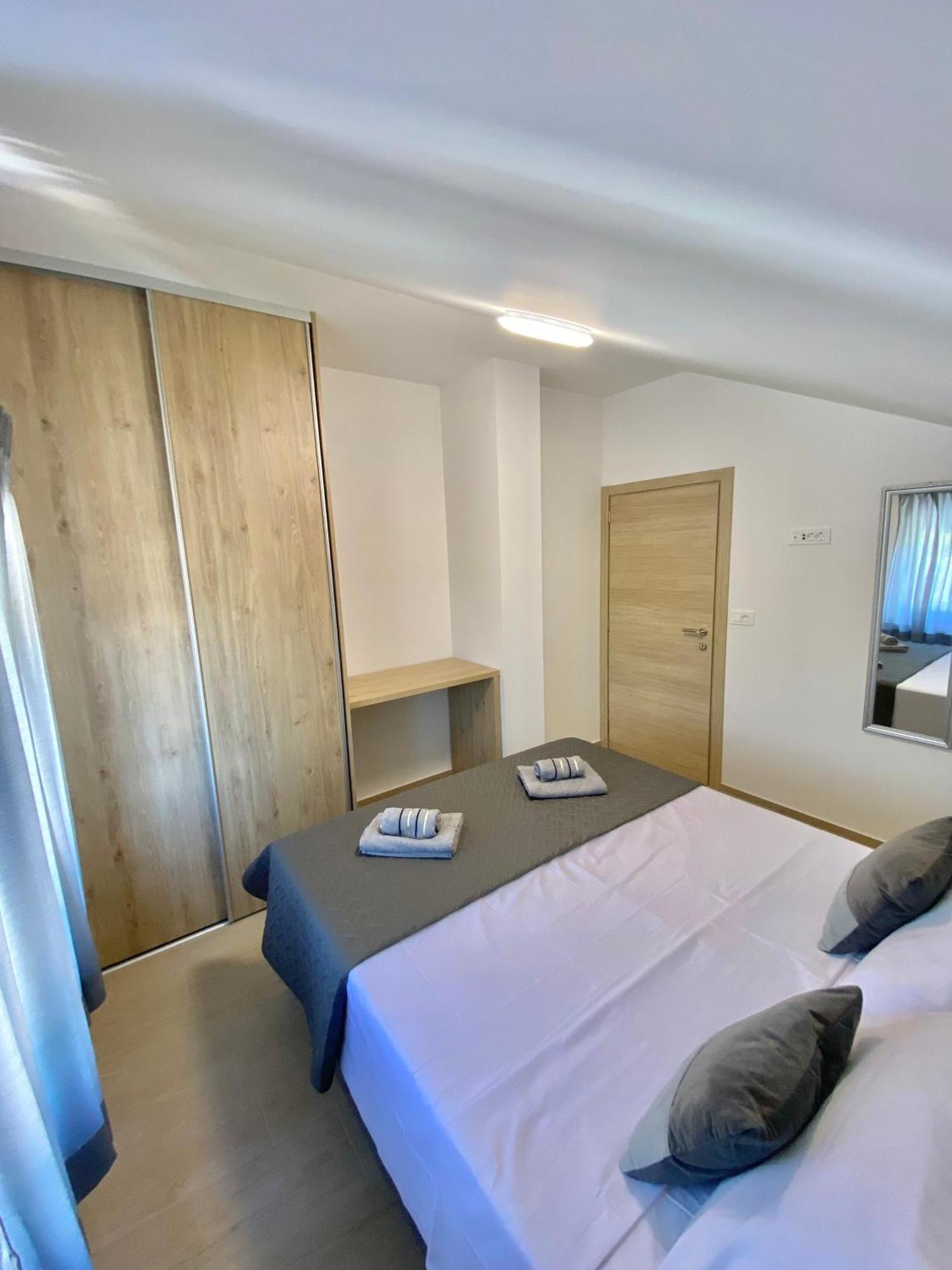 Theros Bibinje Exterior foto